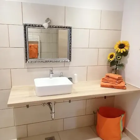 Sandra2 Daire Lovran